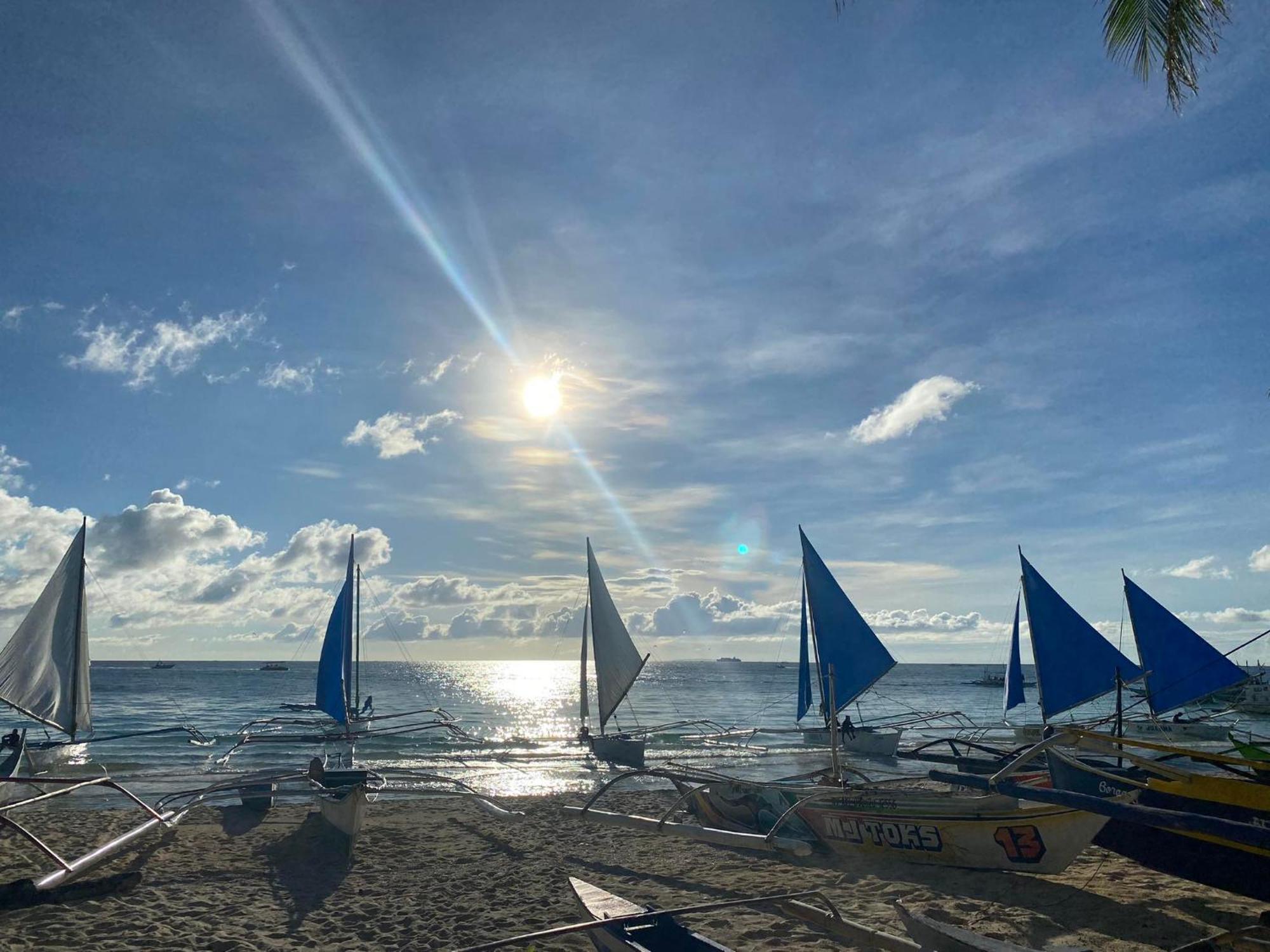 Areca Boracay * Manoc-Manoc