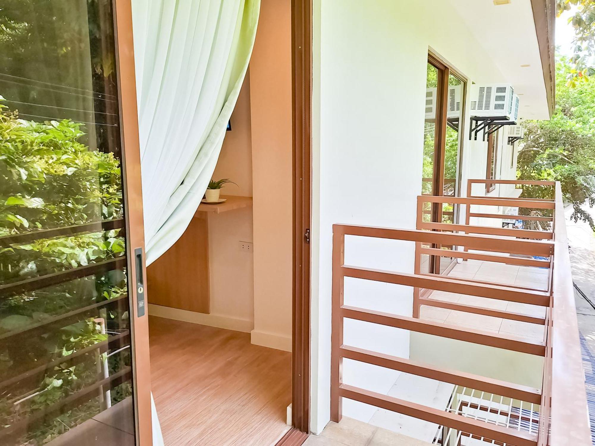 Areca Boracay Bed & Breakfast Manoc-Manoc